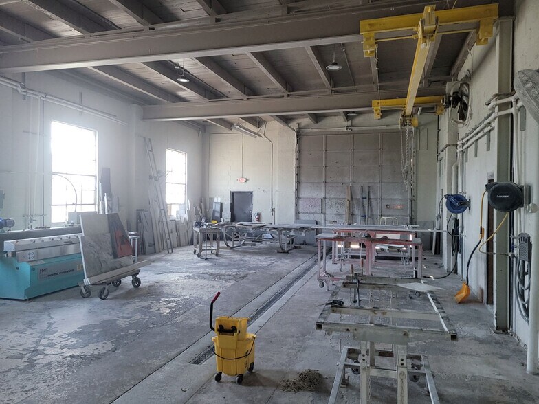 More Photos Of 23600 Lakeland Blvd, Euclid Warehouse For Lease
