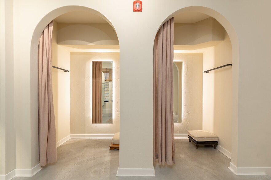 More Photos Of 872 College St, Toronto Storefront Retail Residential For Sale