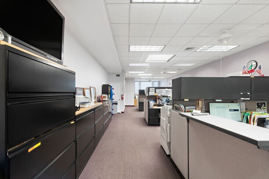 More Photos Of 1190 Hylan Blvd, Staten Island Office For Sale