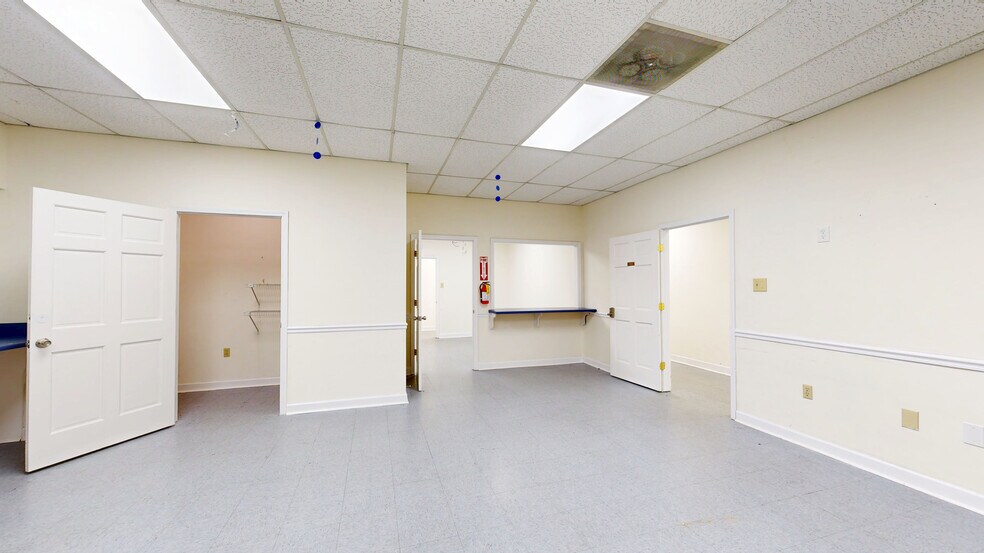 Primary Photo Of 1445 Cleveland Ave, East Point Showroom For Sale