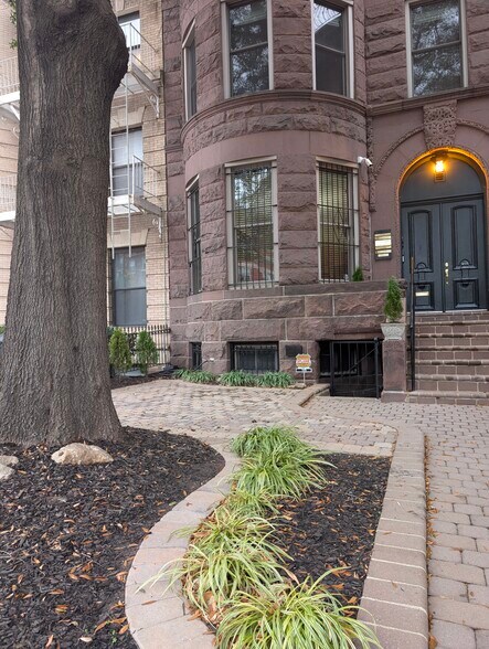 More Photos Of 1115 Massachusetts Ave NW, Washington Office For Lease