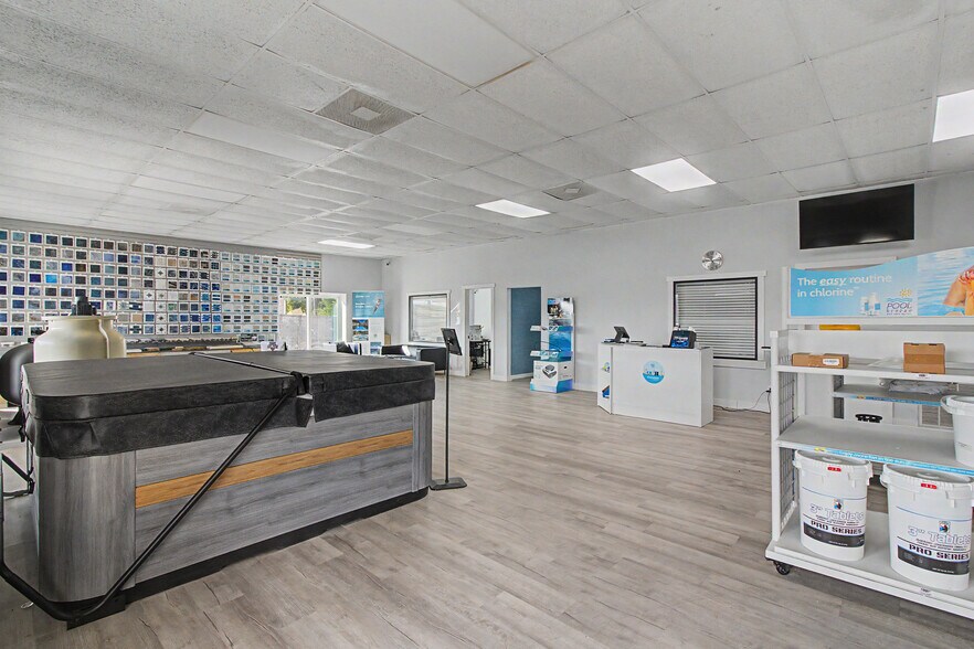 More Photos Of 3114 Texas Ave S, College Station Freestanding For Lease