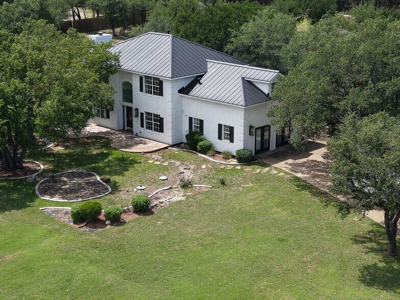 More Photos Of 102 County Road 180, Leander Loft Creative Space For Sale