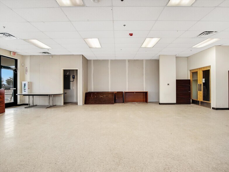 More Photos Of 8325 Jack Finney Blvd, Greenville Medical For Lease