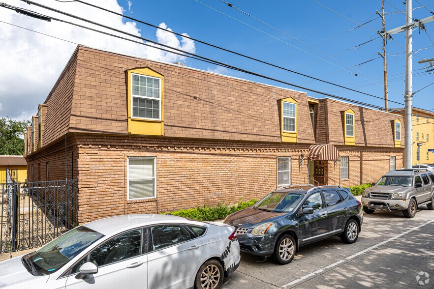 More Photos Of 6564 Fleur De Lis Dr, New Orleans Apartments For Sale