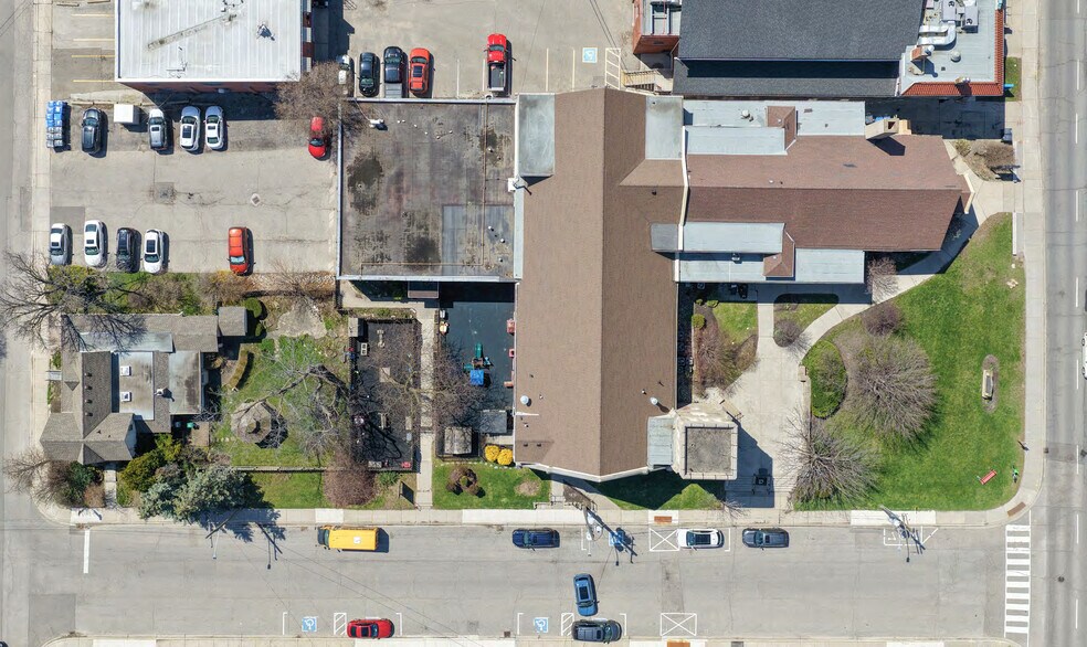 Primary Photo Of 151 Lakeshore Rd W, Mississauga Land For Sale