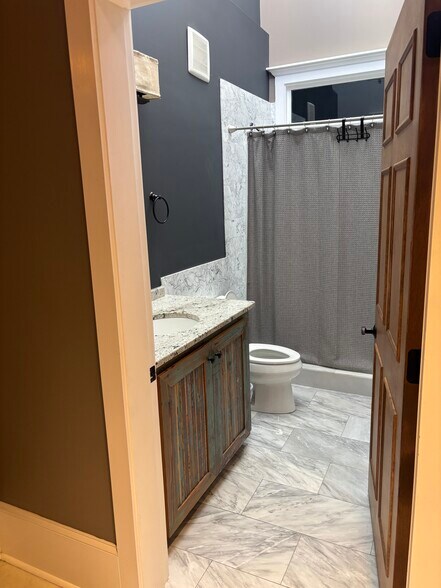 More Photos Of 14A E Candler st, Winder Flex For Lease