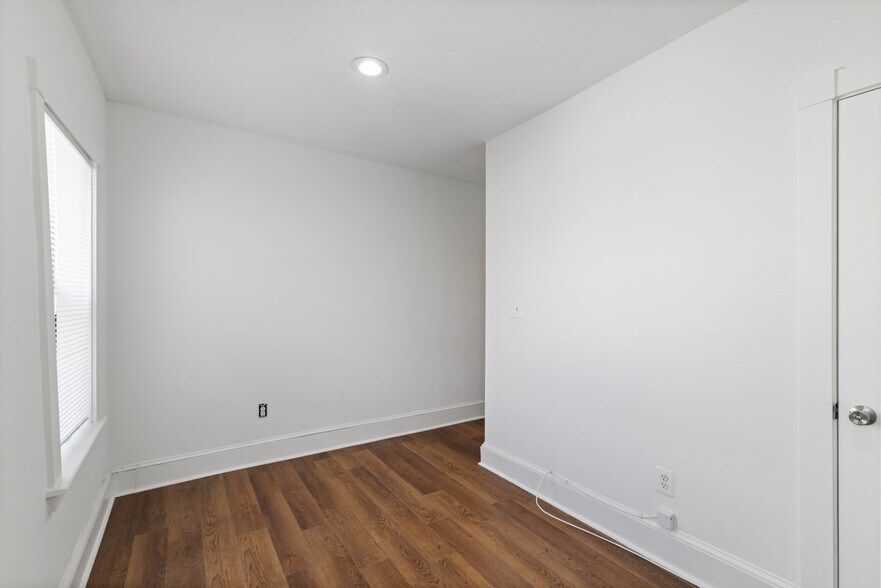 More Photos Of 34 E 25th St, Baltimore Office Residential For Sale