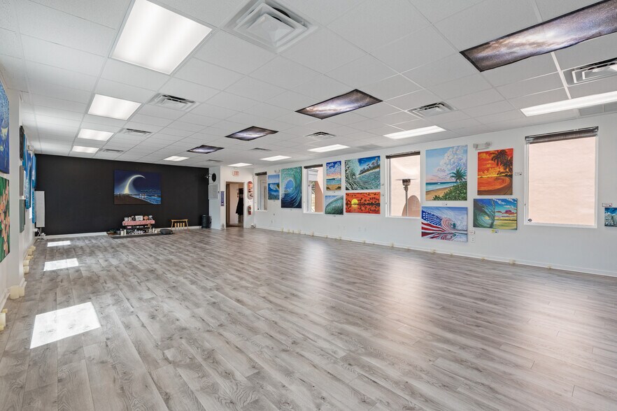 More Photos Of 2006 Vernon Pl, Melbourne Freestanding For Lease