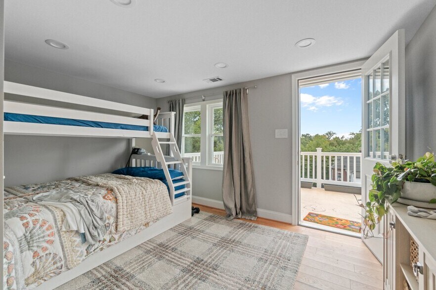More Photos Of 711 Gladstone Ave, Baltimore Apartments For Sale