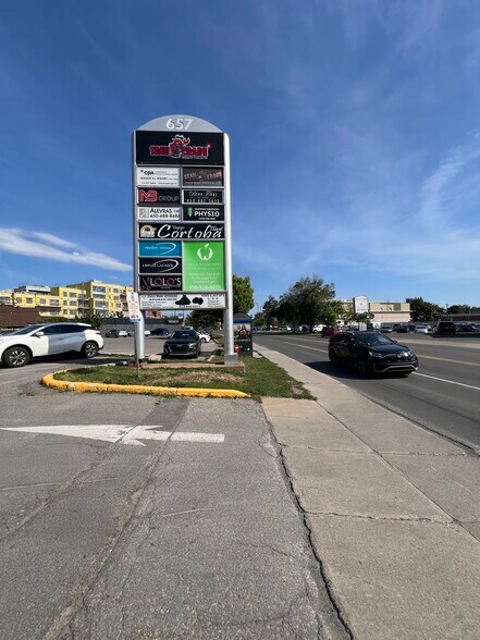 More Photos Of 643-675 Boul Curé-Labelle, Laval Storefront Retail Office For Lease