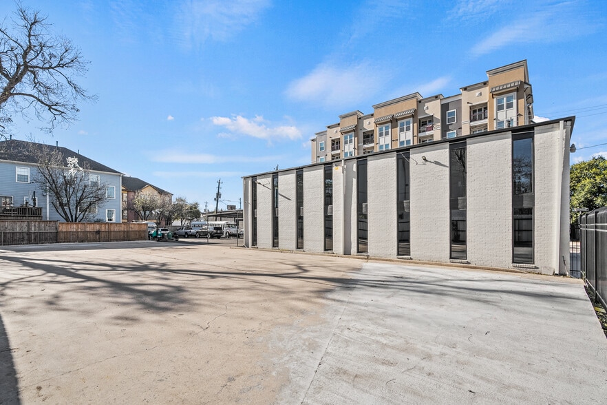 More Photos Of 2323 Caroline St, Houston Medical For Lease