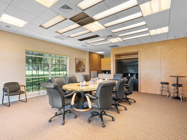 More Photos Of 15400 S US Highway 301, Summerfield Office For Sale