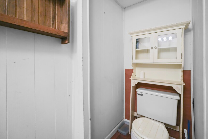 More Photos Of 38 E Main St, Shelby Storefront Retail Residential For Sale