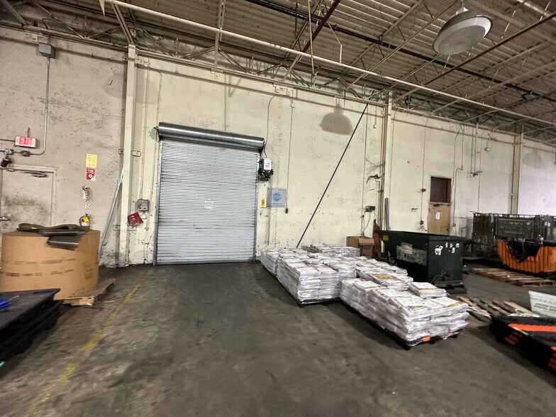 More Photos Of 311 W Central, Valdosta Manufacturing For Sale