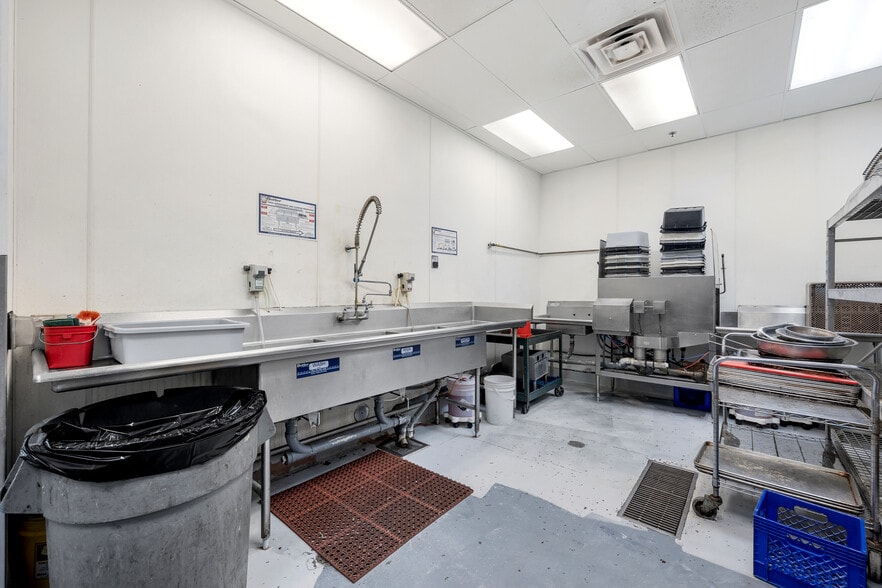 More Photos Of 5165 W Oquendo Rd, Las Vegas Food Processing For Lease
