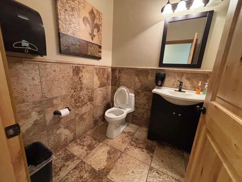 More Photos Of 2220 S Burleson Blvd, Burleson Warehouse For Sale