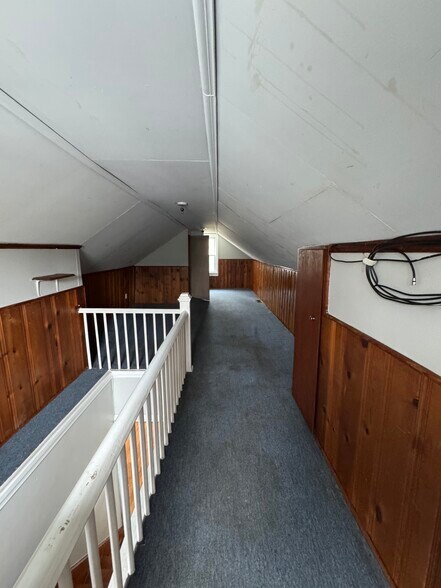 More Photos Of 1932 Spring Hill Rd, Staunton Flex For Sale