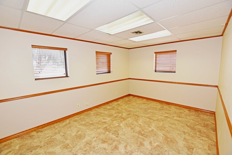 More Photos Of 5308 Andrews Hwy, Odessa Light Manufacturing For Sale