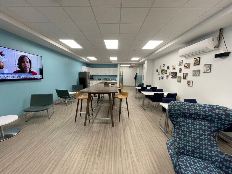 More Photos Of 11 Deer Park Dr, Monmouth Junction Research And Development For Lease