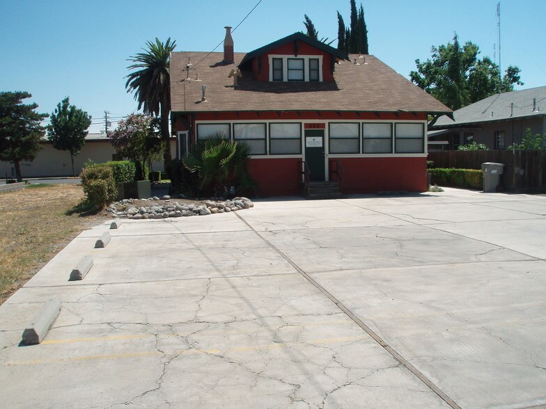 More Photos Of 526 K St, Los Banos Office For Lease