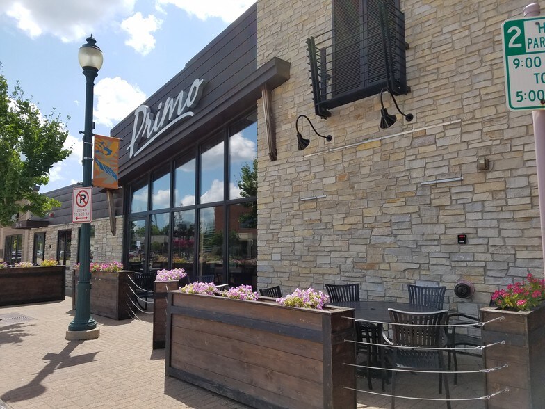 Primary Photo Of 419 Main St, Cedar Falls Storefront For Lease