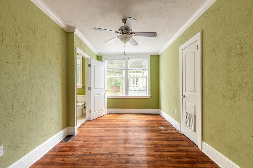 More Photos Of 519 S Ridgewood Ave, Daytona Beach Office For Sale