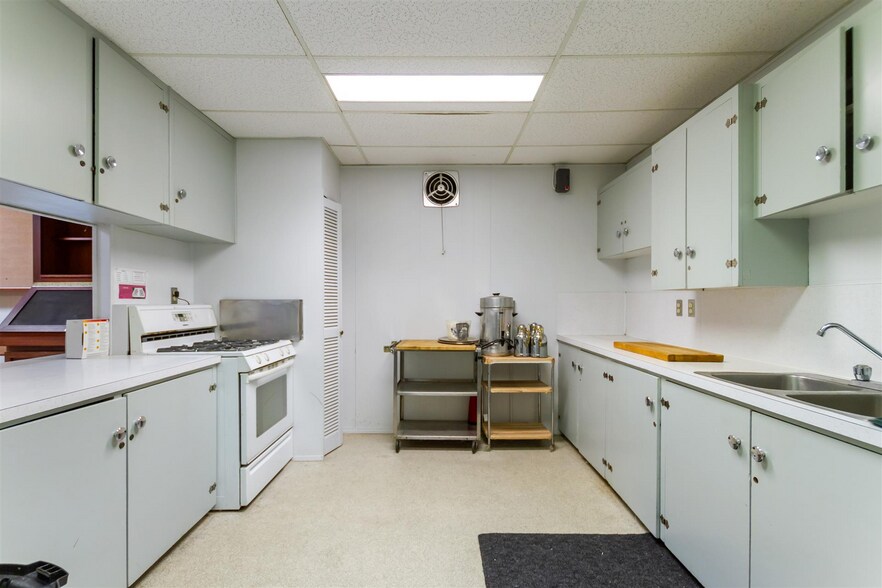 More Photos Of 33860 Pine st, Abbotsford Flex For Sale