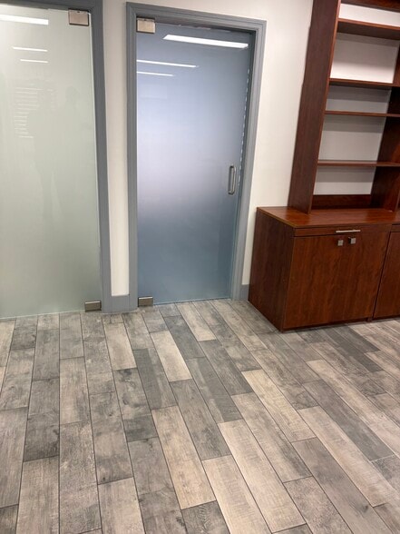 More Photos Of 4330 Sheridan St, Hollywood Medical For Sale