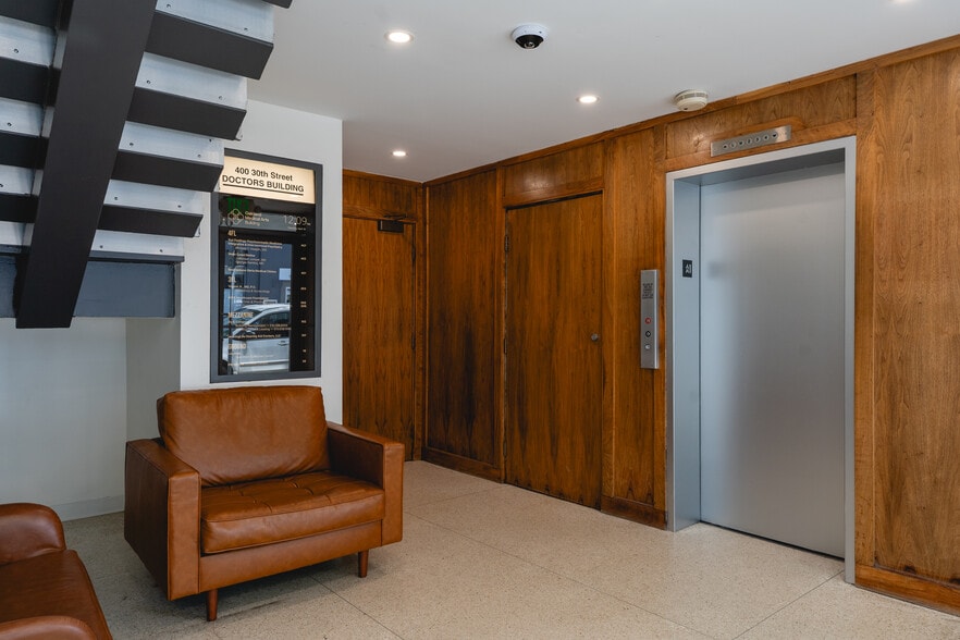 More Photos Of 400 30th St, Oakland Medical For Lease