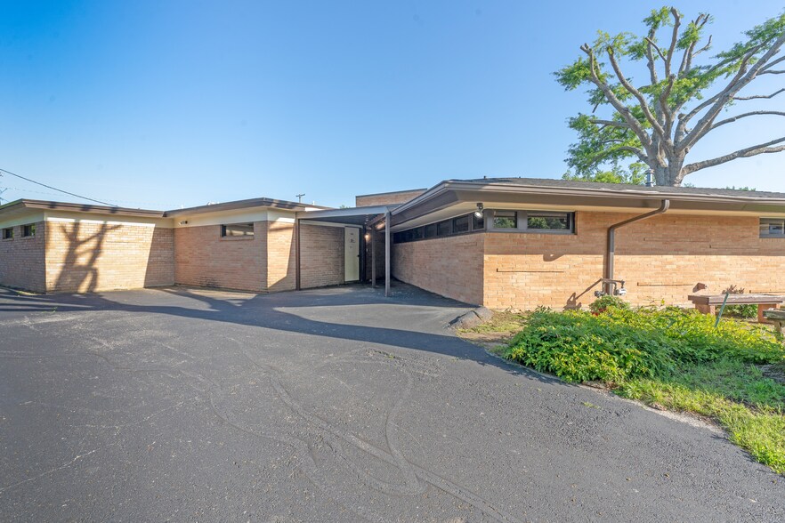 More Photos Of 1212 Clinic Dr, Tyler Healthcare For Sale