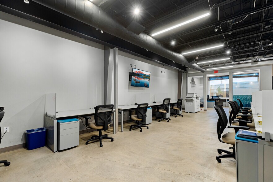More Photos Of 7710 W IH-10, San Antonio Office For Sale