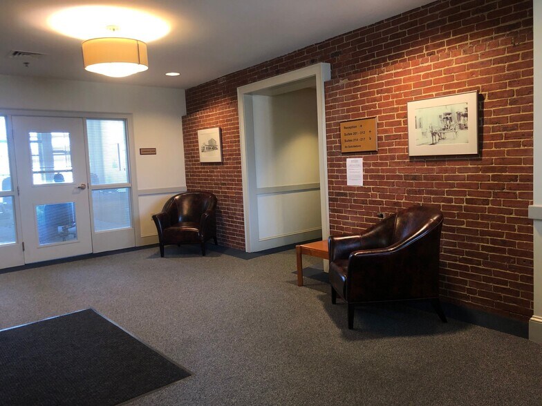 More Photos Of 29 Water St, Newburyport Office For Lease