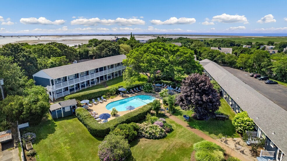 More Photos Of 105 Bradford Street Ext, Provincetown Hotel For Sale