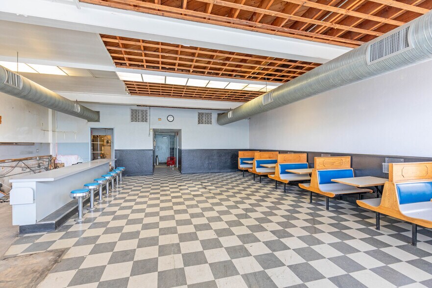 More Photos Of 4900-4922 Folsom Blvd, Sacramento Restaurant For Sale