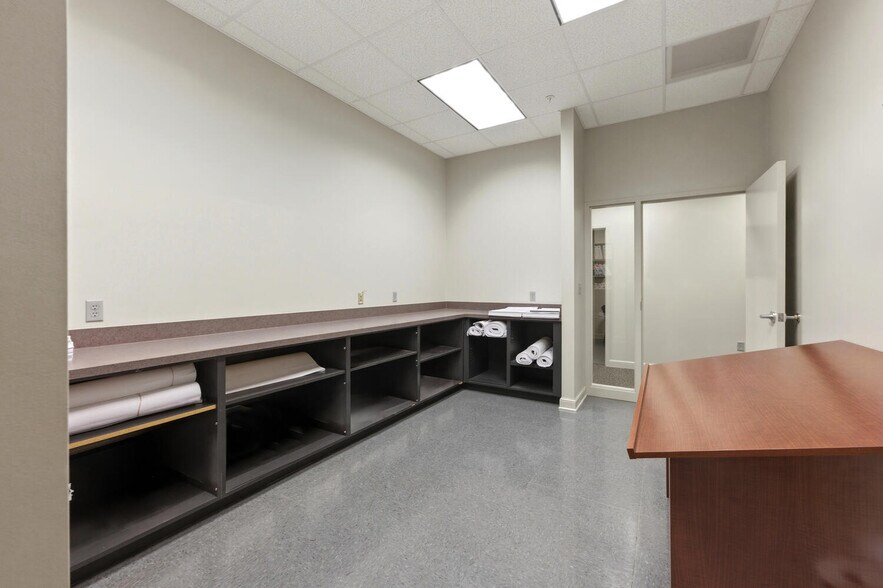 More Photos Of 9420 Bonita Beach Rd, Bonita Springs Office For Lease