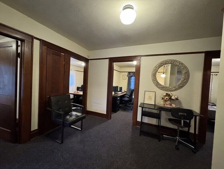 More Photos Of 1410 River Rd, Eugene Office For Lease