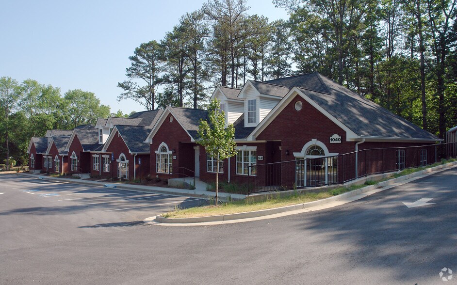 More Photos Of 1040 Indian Trail Lilburn Rd, Lilburn Office For Lease