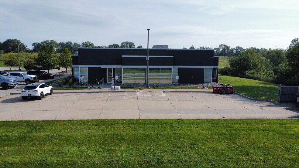More Photos Of 7481 US Hwy 69, Des Moines Medical For Sale