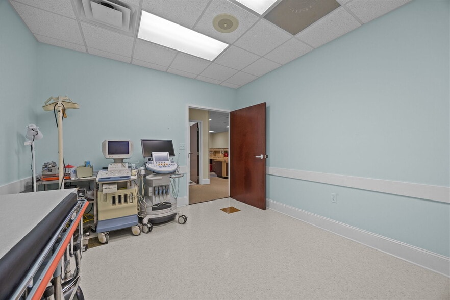 More Photos Of 2223 Hemby Ln, Greenville Medical For Sale