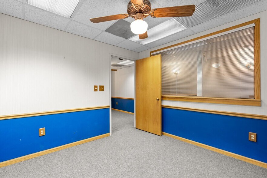 More Photos Of 7960-7990 Old Georgetown Rd, Bethesda Medical For Lease