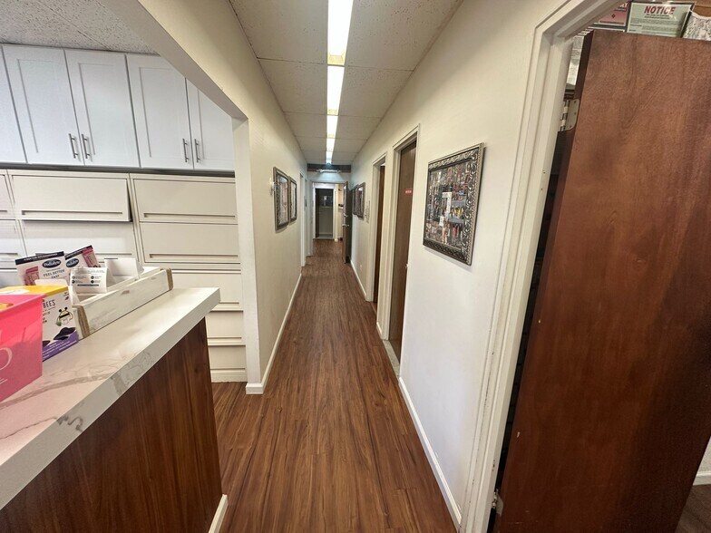 More Photos Of 98 James St, Edison Medical For Lease