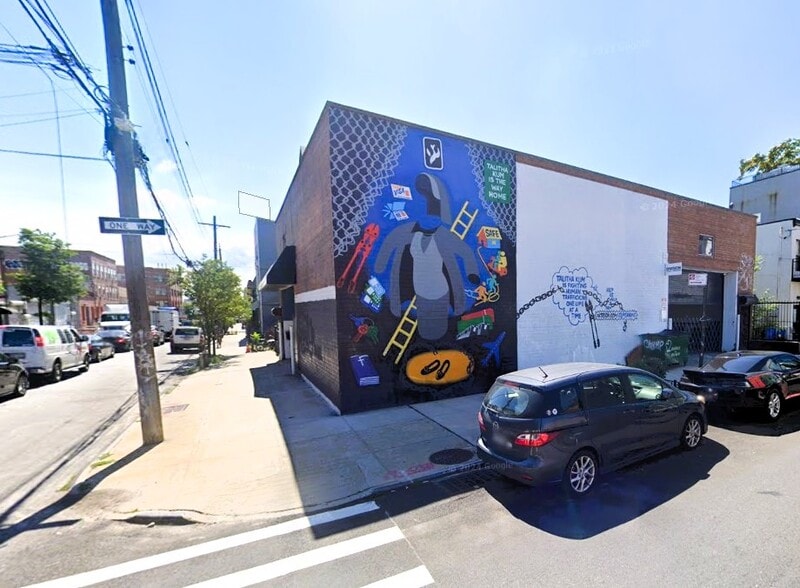 More Photos Of 972 Metropolitan Ave, Brooklyn Warehouse For Sale