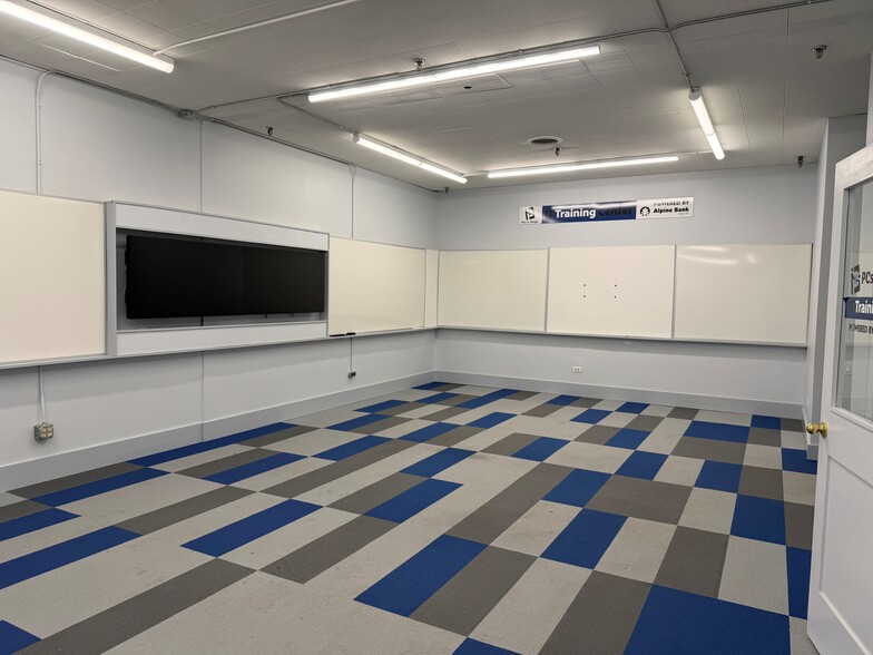 More Photos Of 6035 E 38th Ave, Denver Warehouse For Lease