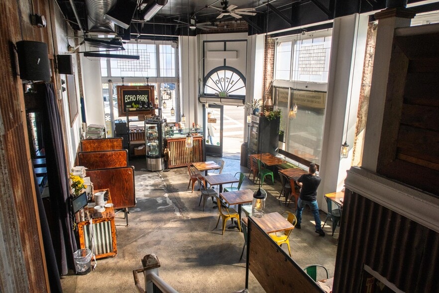 More Photos Of 1700-1712 1/2 W Sunset Blvd, Los Angeles Apartments For Lease