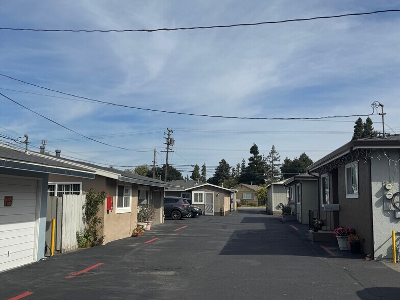 Primary Photo Of 19465 Meekland Ave, Cherryland Apartments For Sale