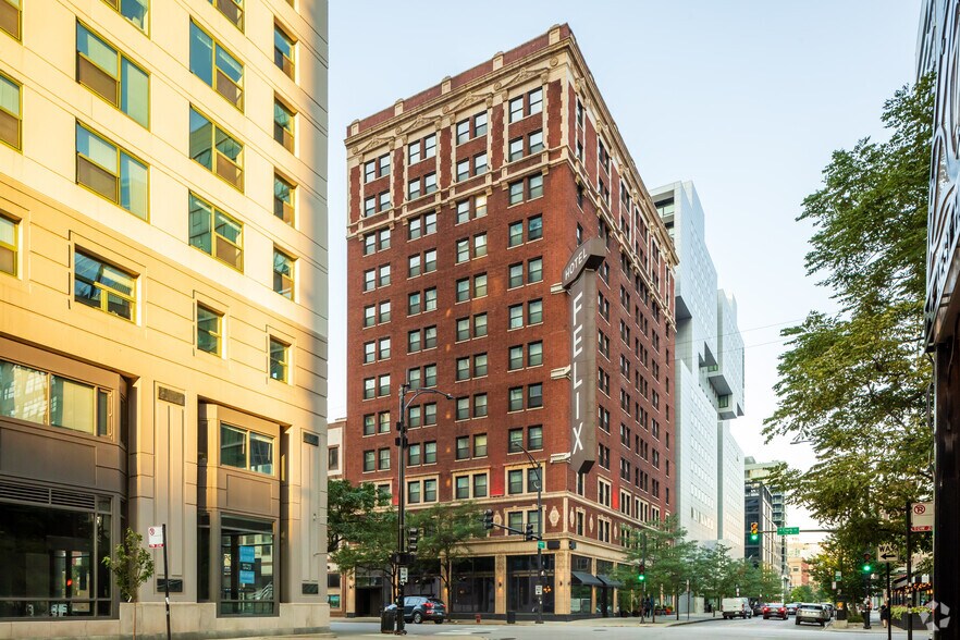 More Photos Of 111 W Huron St, Chicago Hotel For Lease