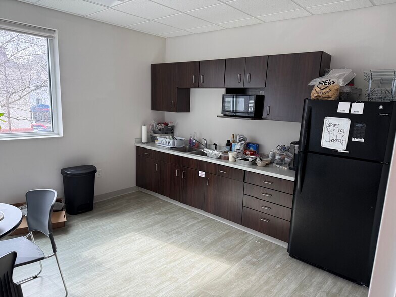 More Photos Of 10160 Parkside Dr, Knoxville Office For Lease