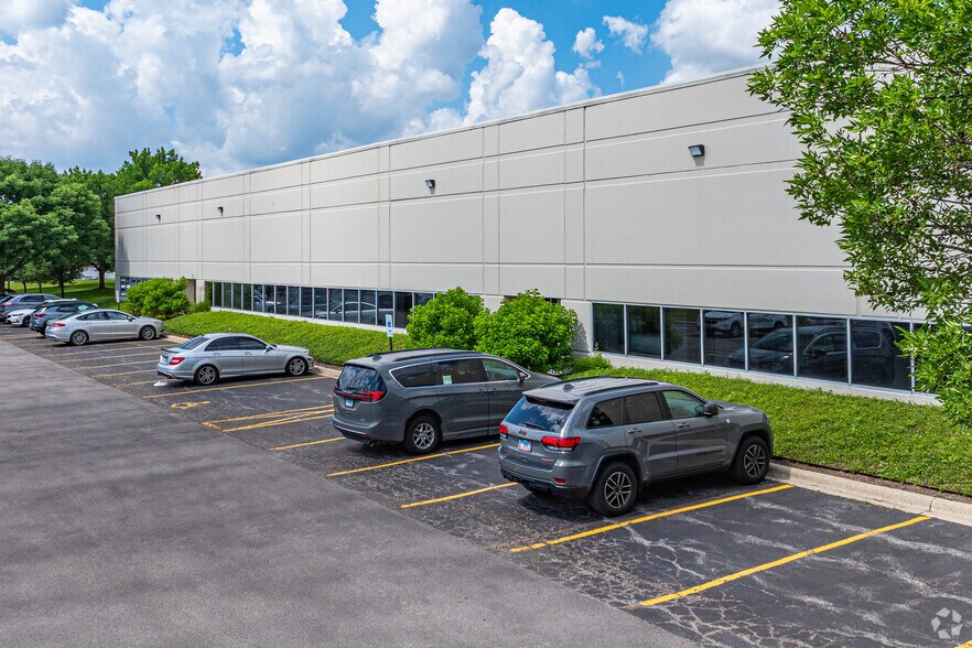 Primary Photo Of 1140-1152 N Main St, Lombard Warehouse For Lease