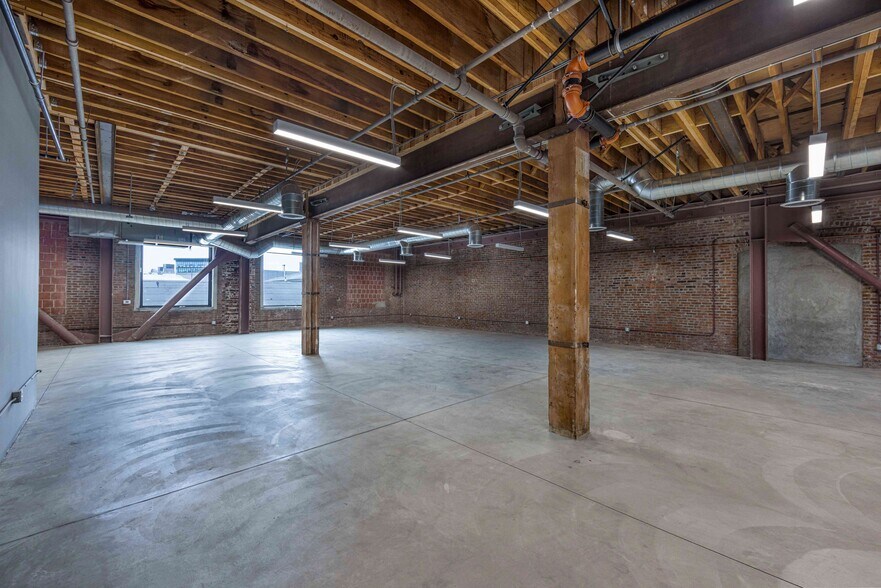 More Photos Of 440 Seaton St, Los Angeles Loft Creative Space For Lease